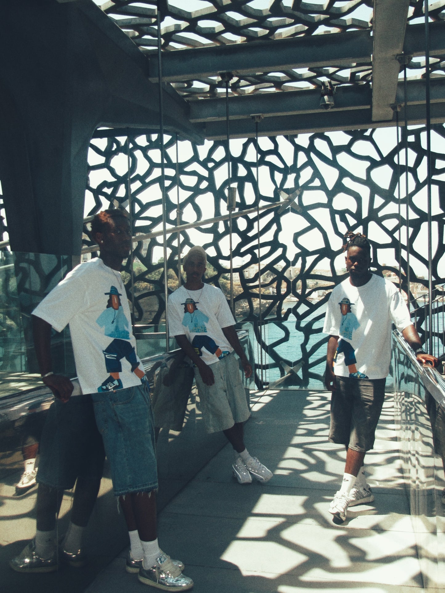 “Le Marseillé” (Blue and White)